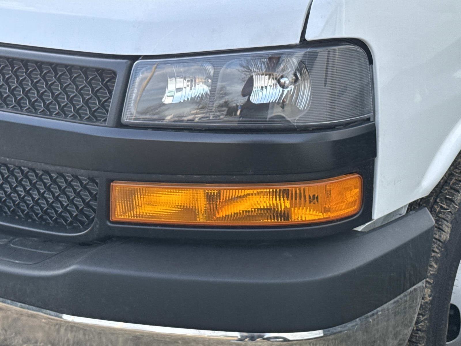 2025 Chevrolet Express Cutaway 3500 1WT