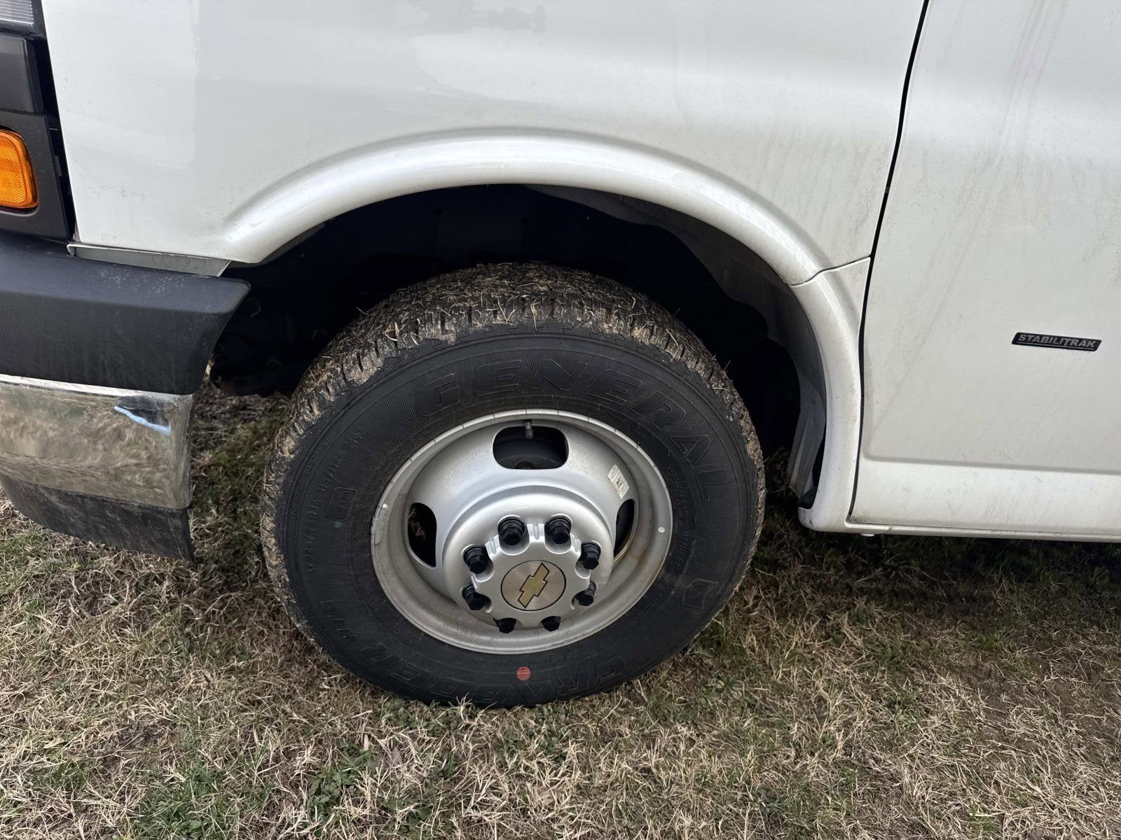 2025 Chevrolet Express Cutaway 3500 1WT