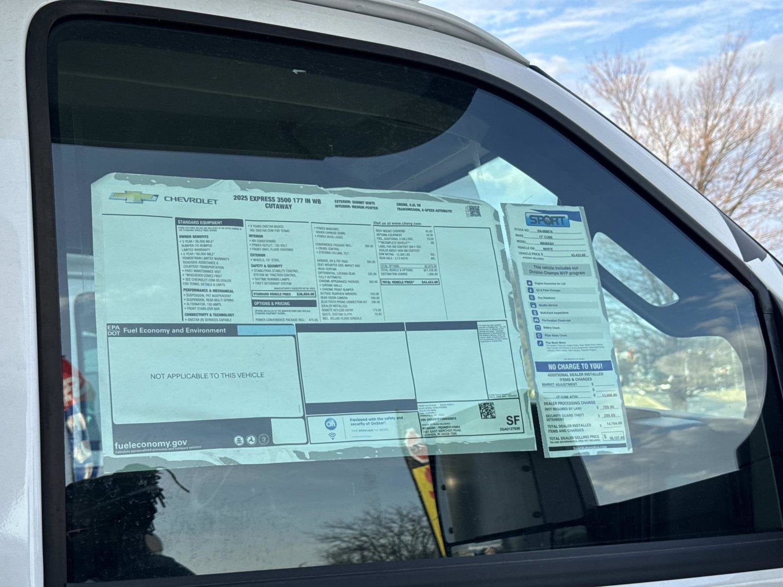 2025 Chevrolet Express Cutaway 3500 1WT