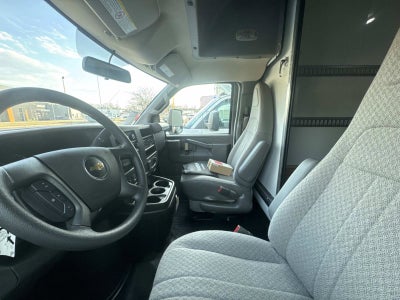 2025 Chevrolet Express Cutaway 3500 1WT