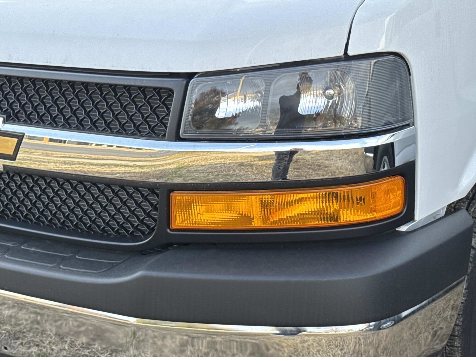 2025 Chevrolet Express Cutaway 3500 1WT