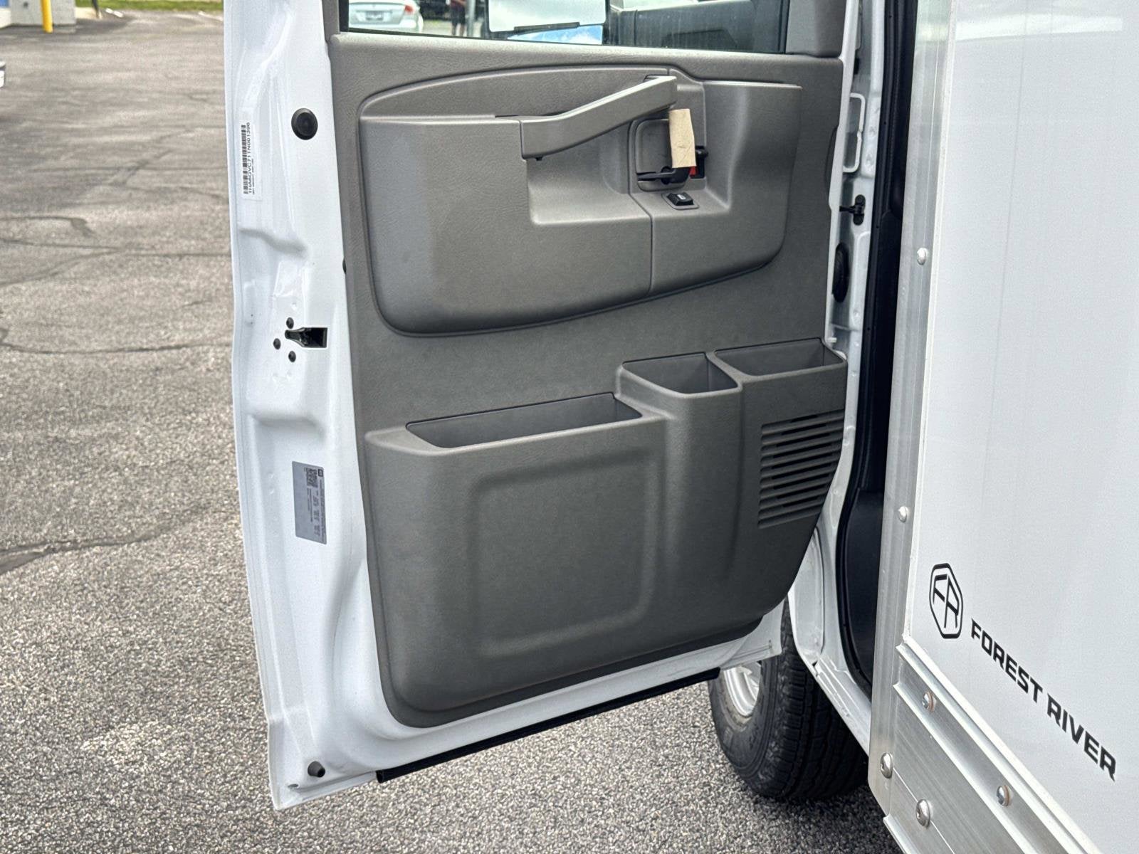 2026 Chevrolet Express Cutaway 4500 2WT
