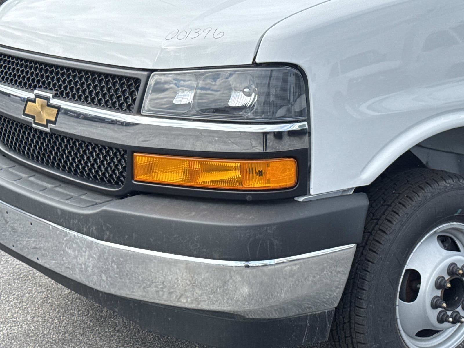 2026 Chevrolet Express Cutaway 4500 2WT