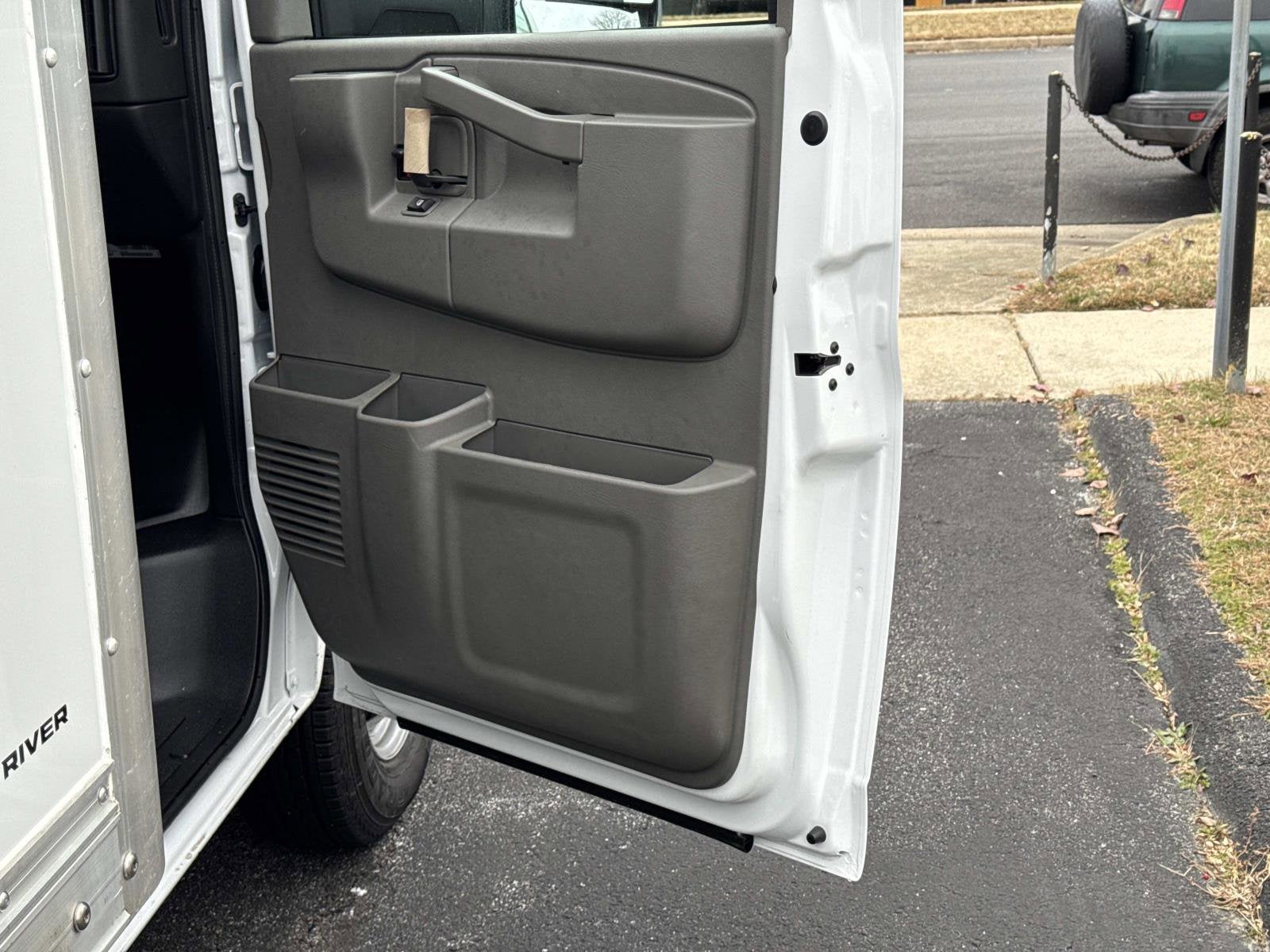 2026 Chevrolet Express Cutaway 4500 2WT