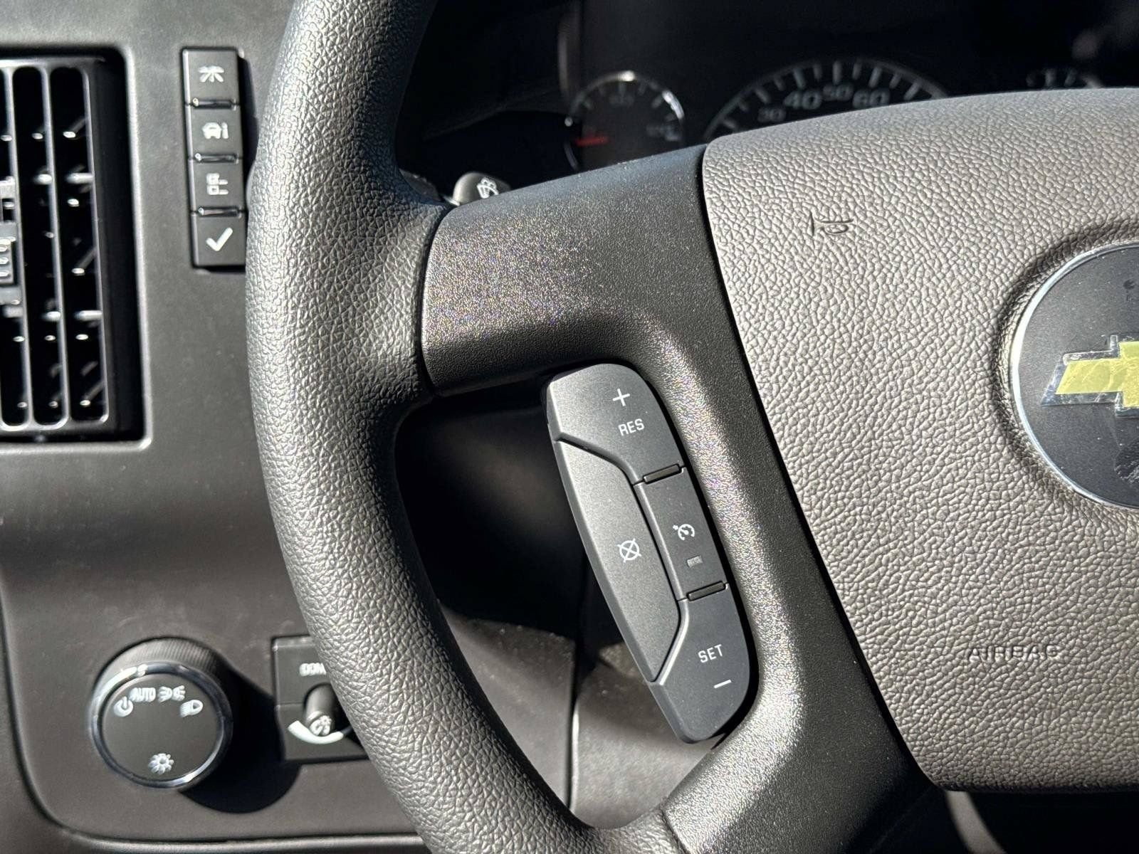 2026 Chevrolet Express Cutaway 4500 2WT