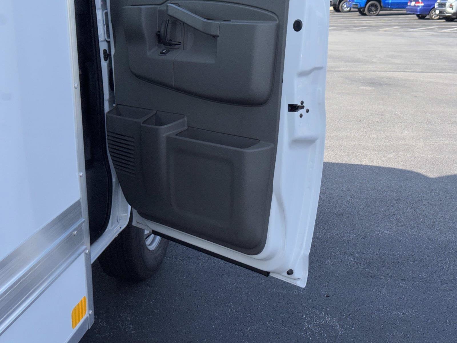 2026 Chevrolet Express Cutaway 4500 2WT