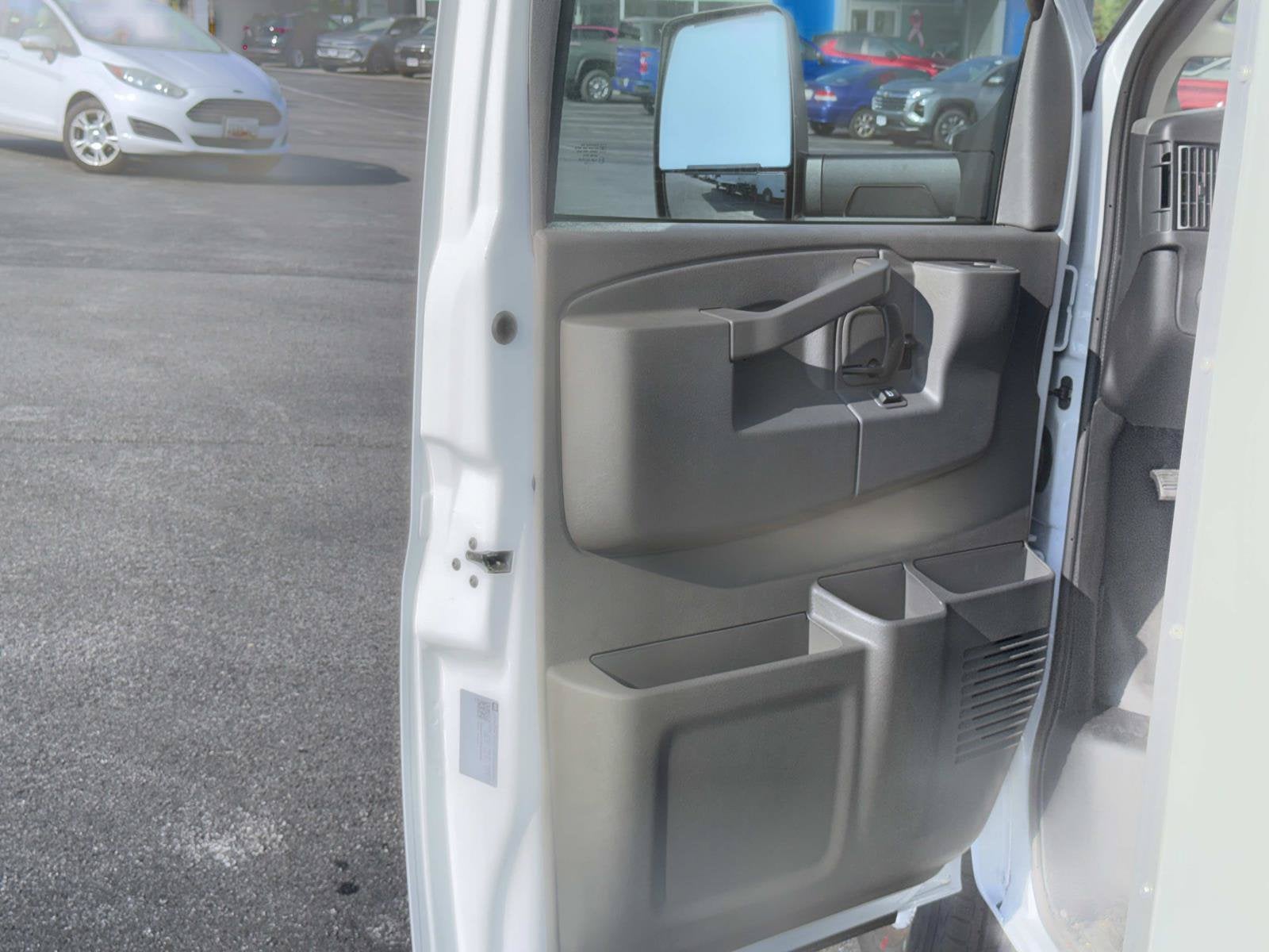 2026 Chevrolet Express Cutaway 4500 2WT