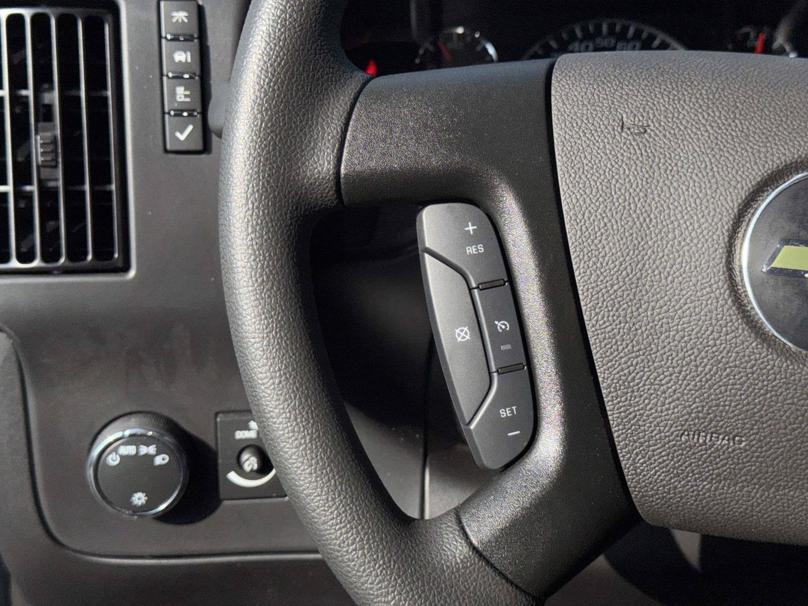 2026 Chevrolet Express Cutaway 4500 2WT