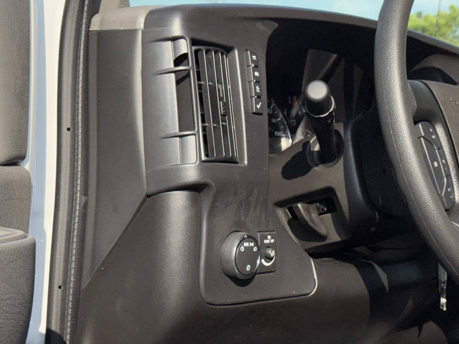 2026 Chevrolet Express Cutaway 4500 2WT