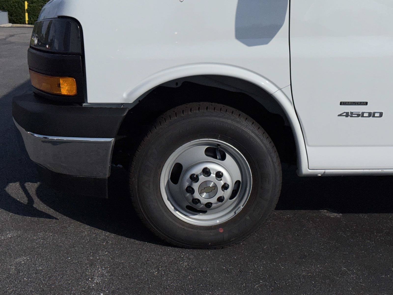 2026 Chevrolet Express Cutaway 4500 2WT