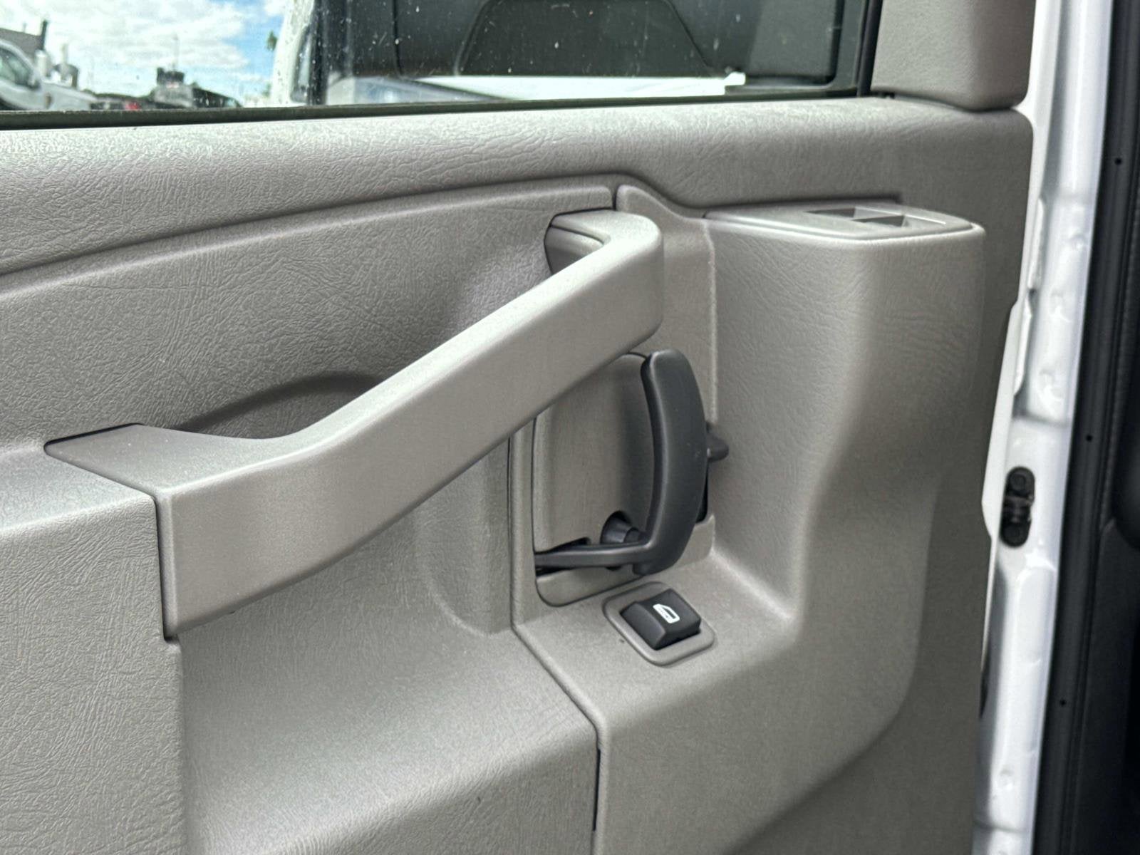 2026 Chevrolet Express Cutaway 4500 2WT