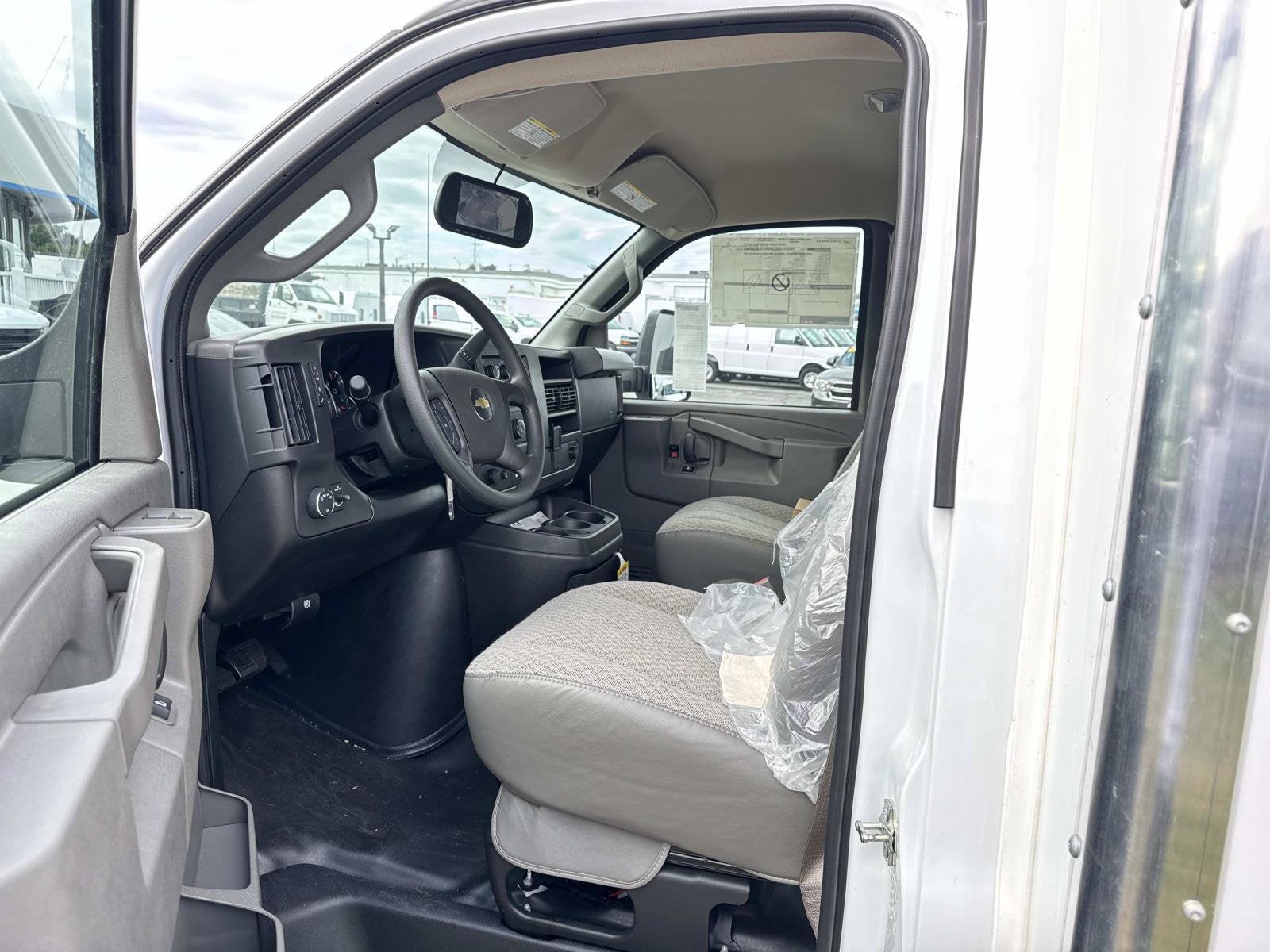 2026 Chevrolet Express Cutaway 4500 2WT