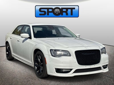 2022 Chrysler 300 Touring L