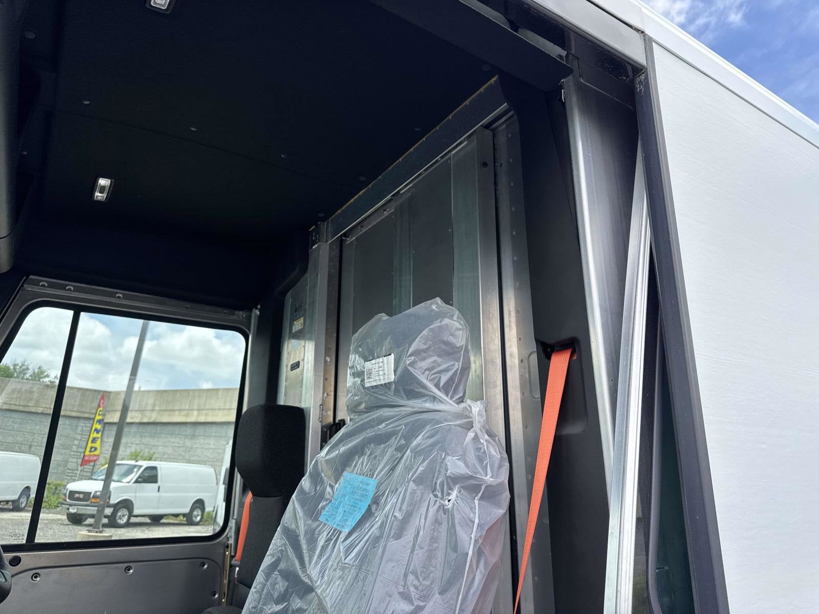2024 BrightDrop Zevo 600 EJY