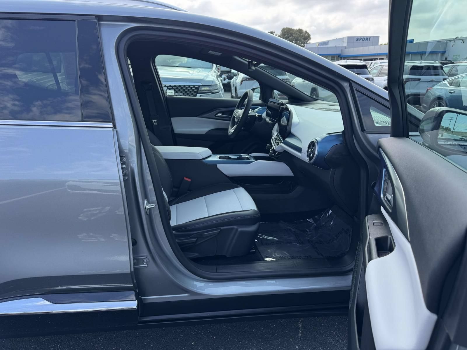 2024 Chevrolet Equinox EV 2LT