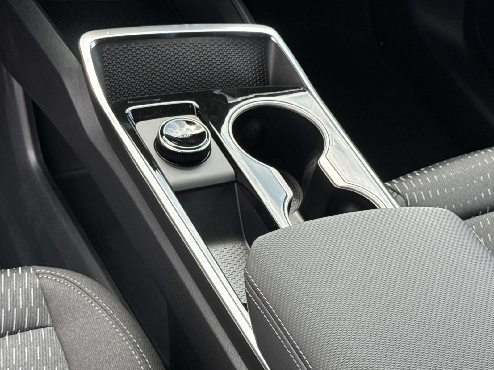 2027 Chevrolet Equinox LT - Photo 22