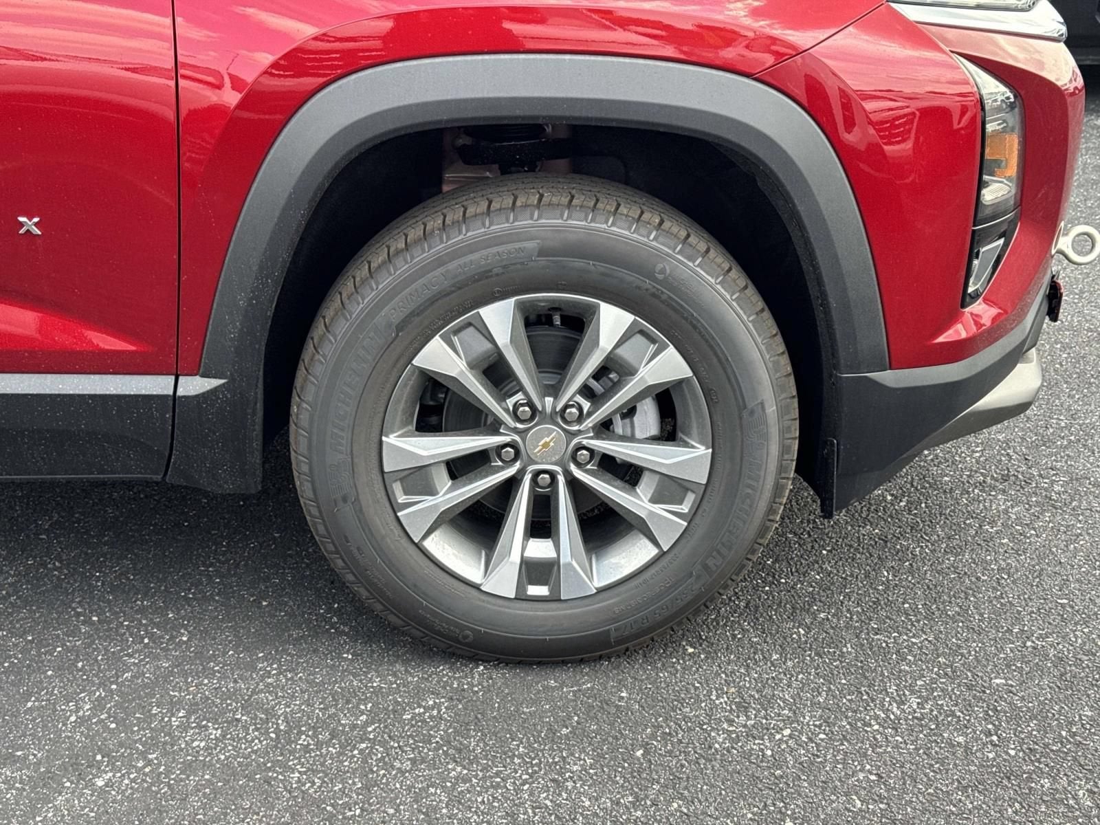 2027 Chevrolet Equinox LT - Photo 8