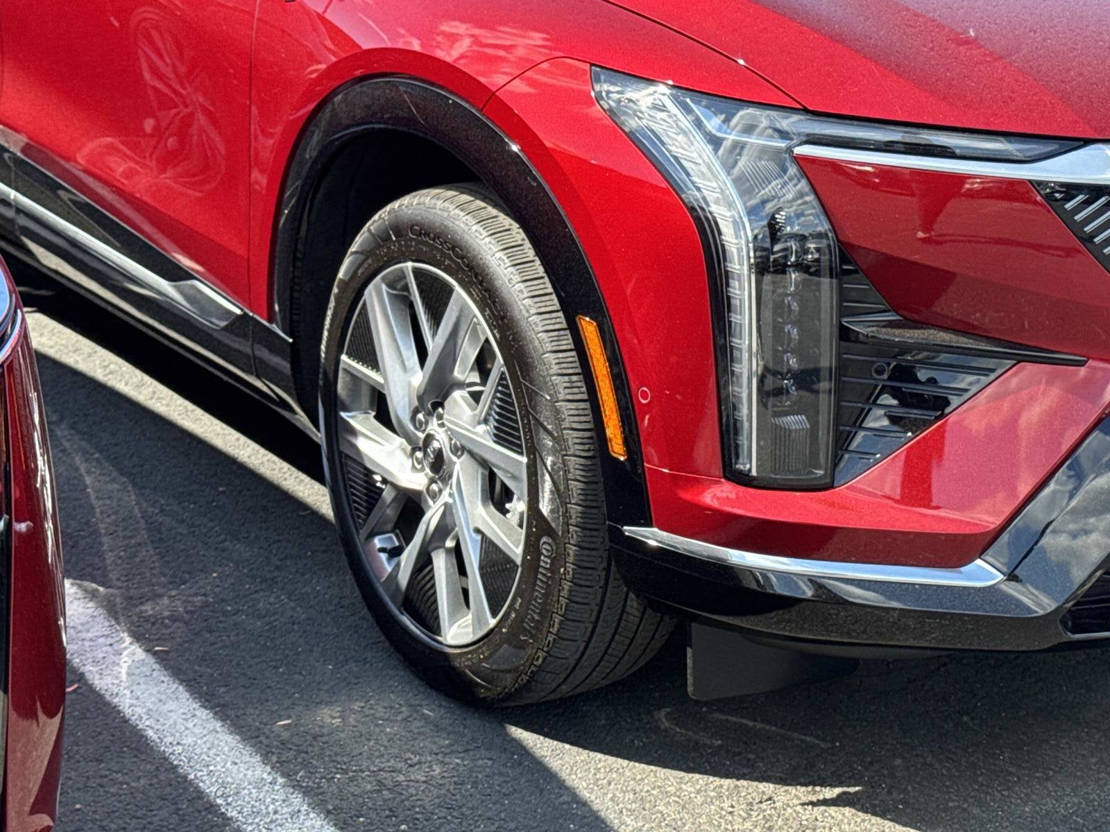 2025 Cadillac OPTIQ Luxury 1
