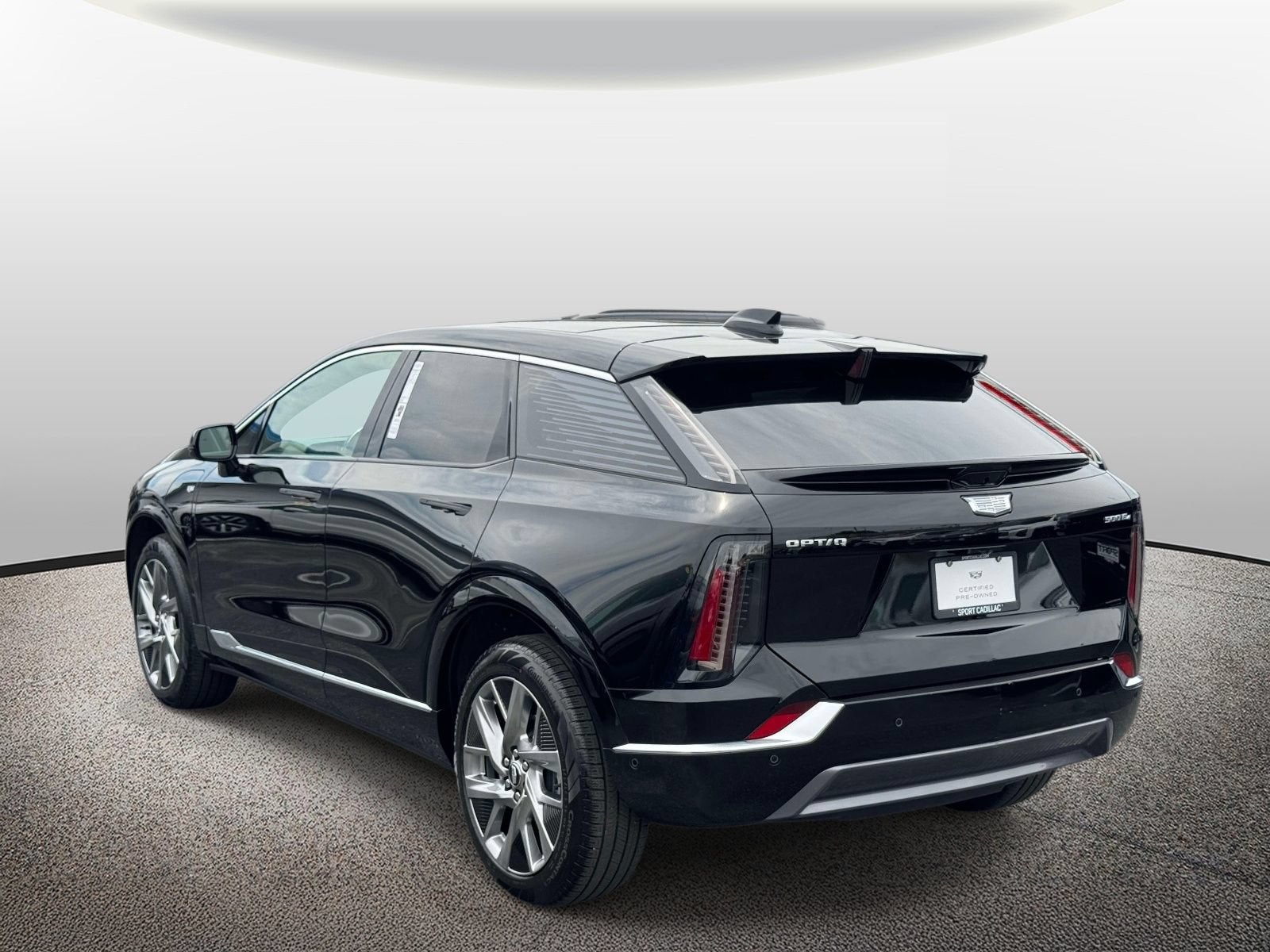 2025 Cadillac OPTIQ Luxury 1