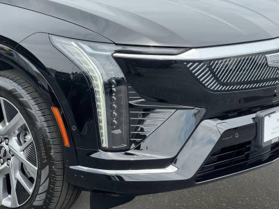 2025 Cadillac OPTIQ Luxury 1