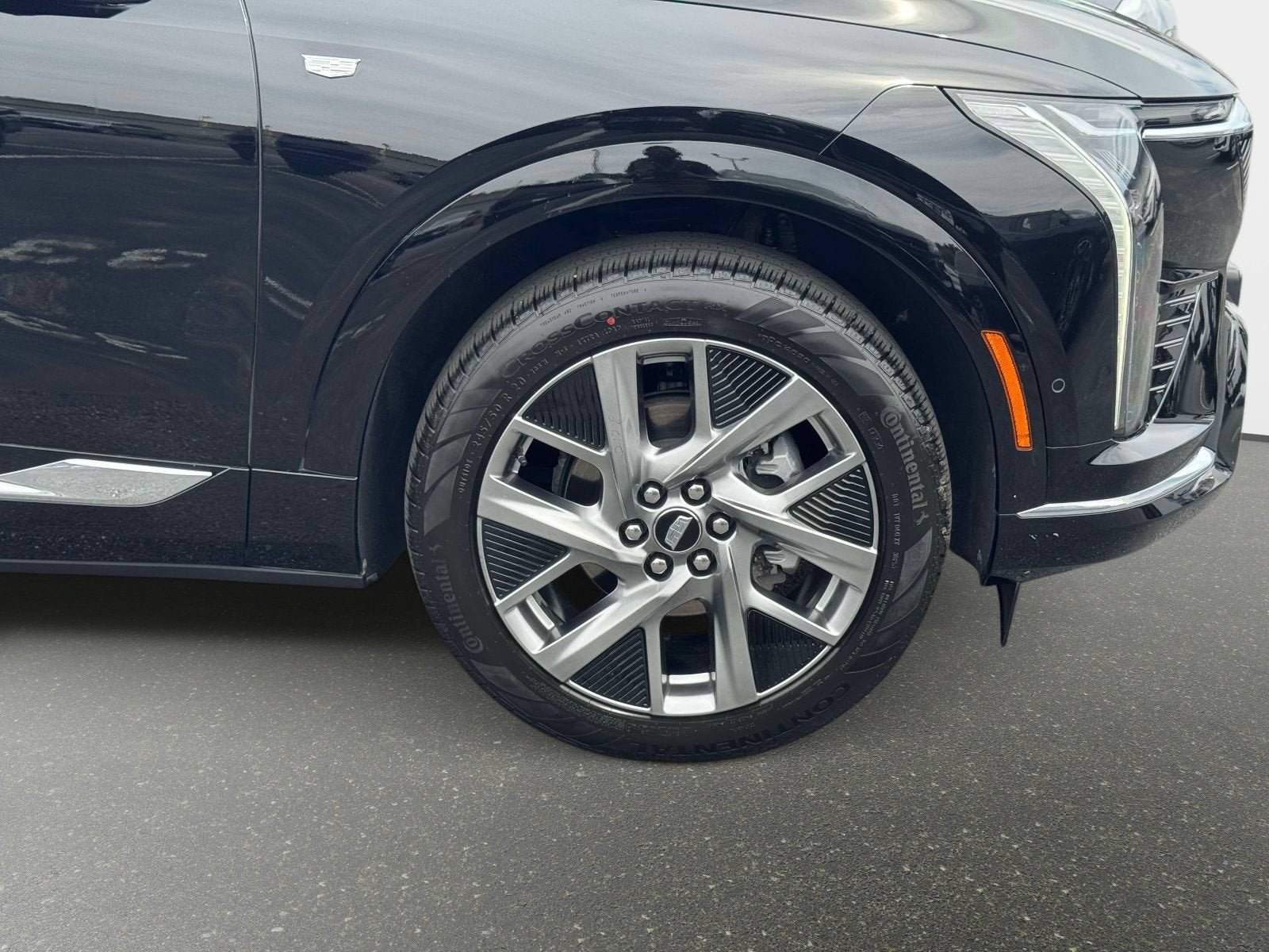 2025 Cadillac OPTIQ Luxury 1