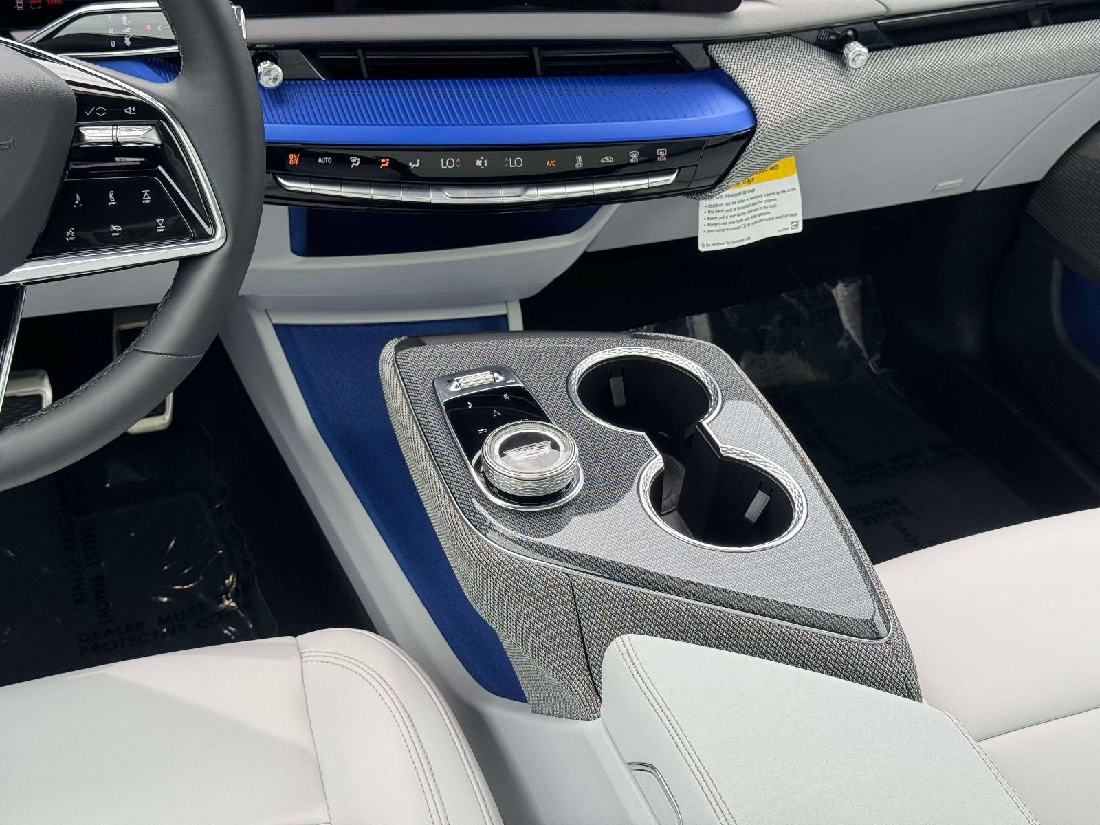 2025 Cadillac OPTIQ Luxury 1