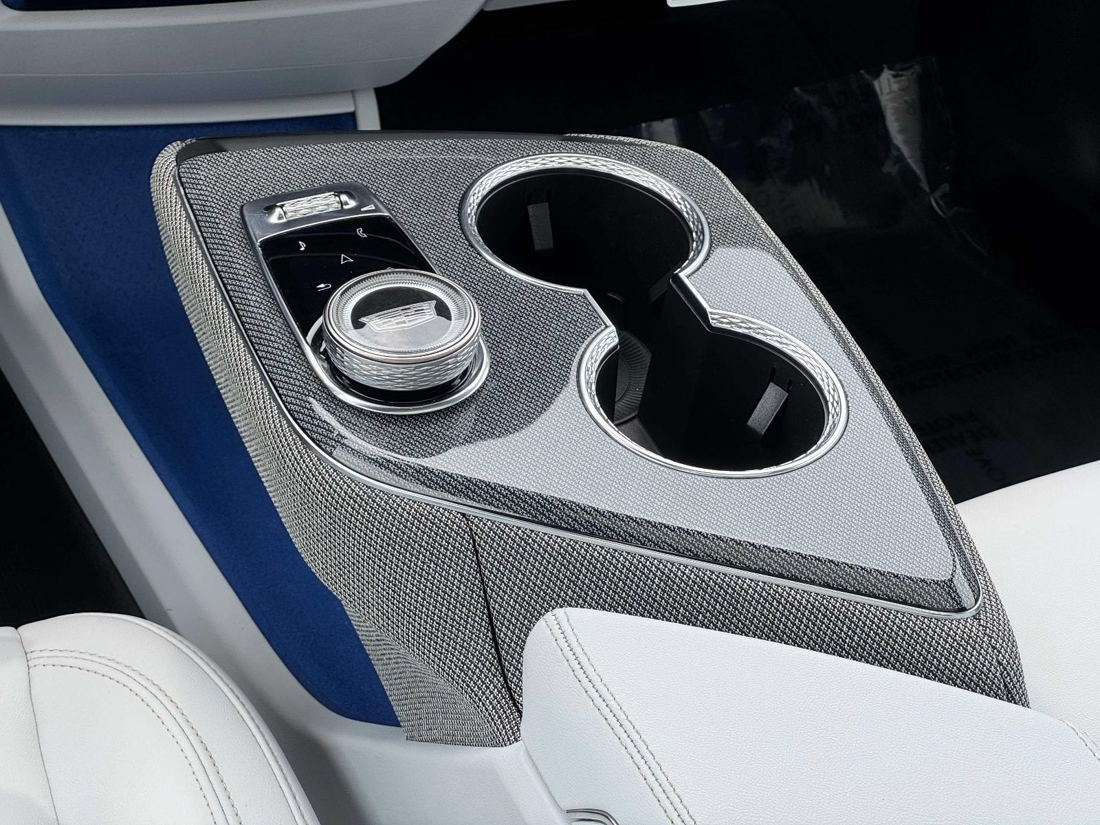 2025 Cadillac OPTIQ Luxury 1