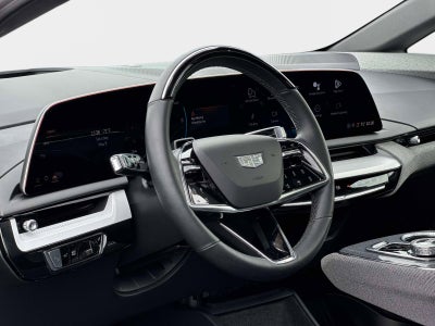 2025 Cadillac OPTIQ Luxury 2