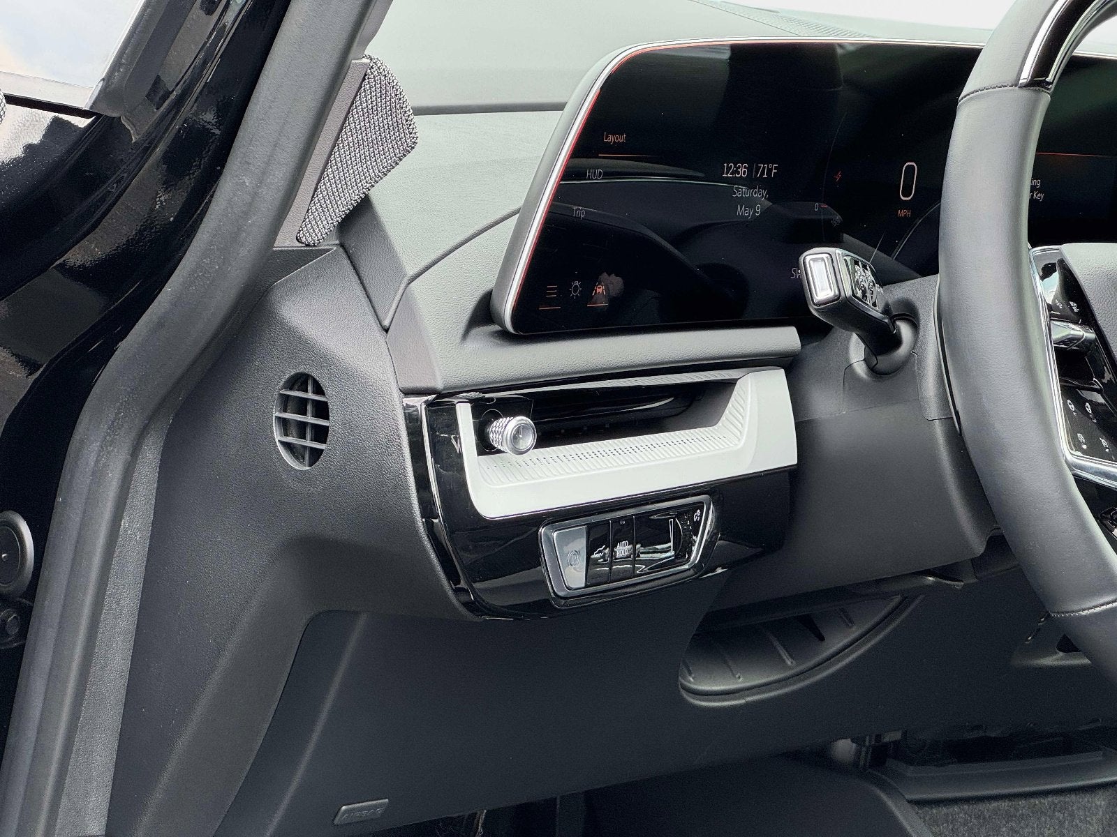 2025 Cadillac OPTIQ Luxury 2