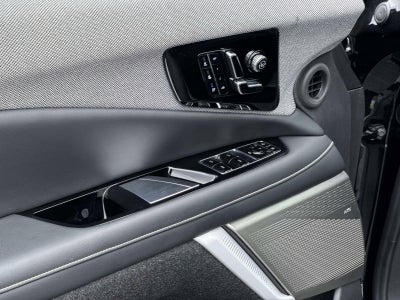 2025 Cadillac OPTIQ Luxury 2