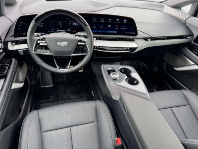 2025 Cadillac OPTIQ Luxury 2