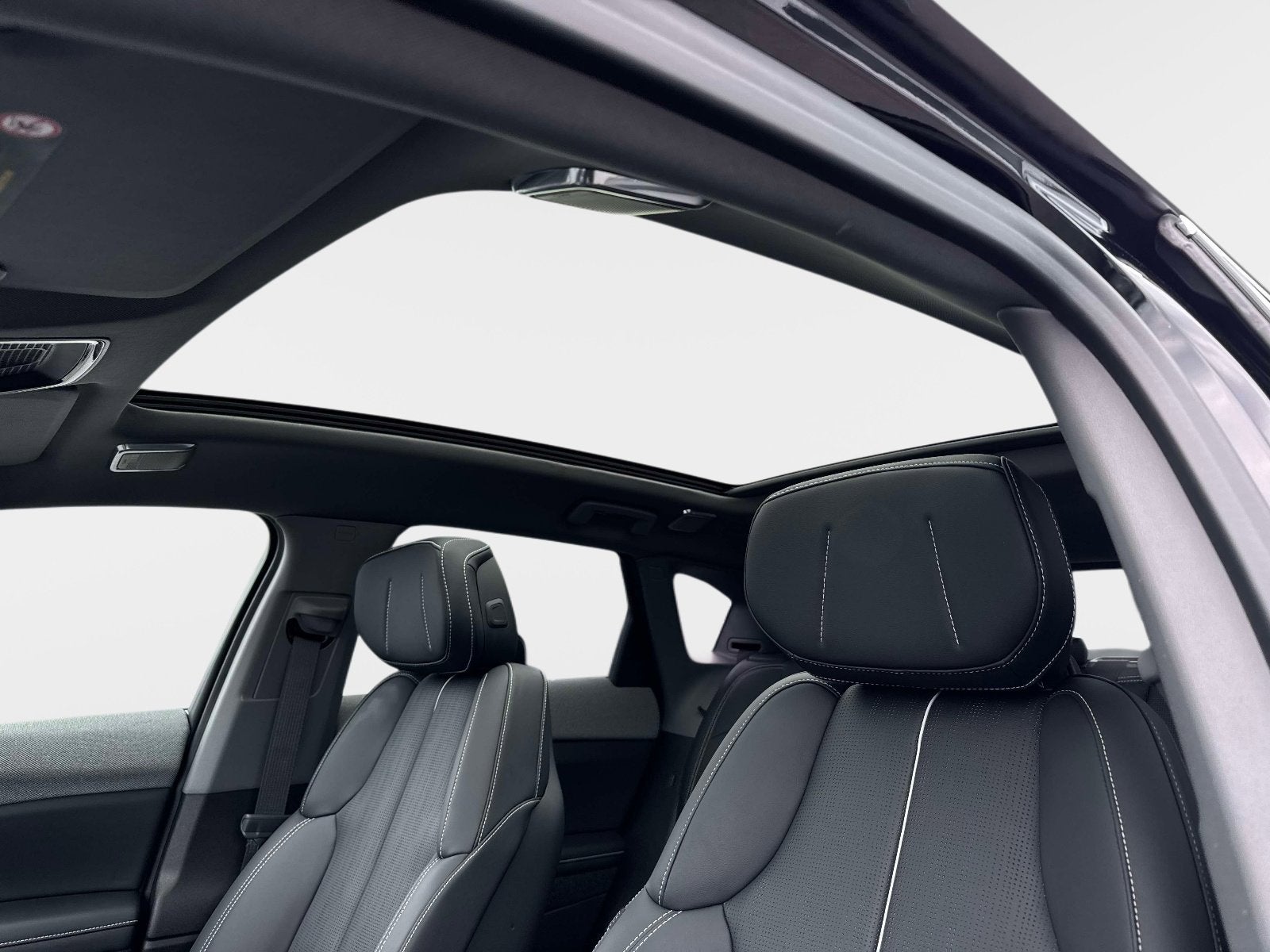 2025 Cadillac OPTIQ Luxury 2