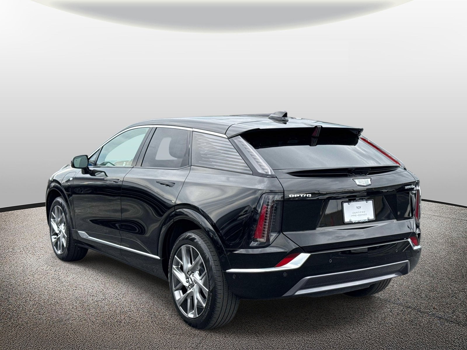 2025 Cadillac OPTIQ Luxury 2
