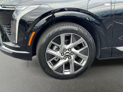2025 Cadillac OPTIQ Luxury 2