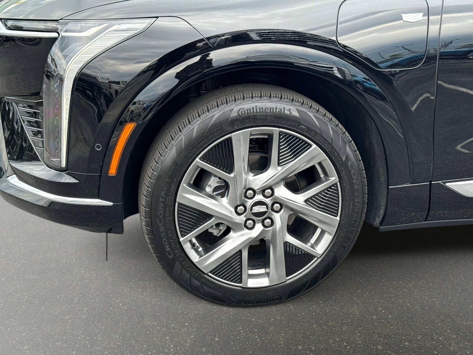 2025 Cadillac OPTIQ Luxury 2