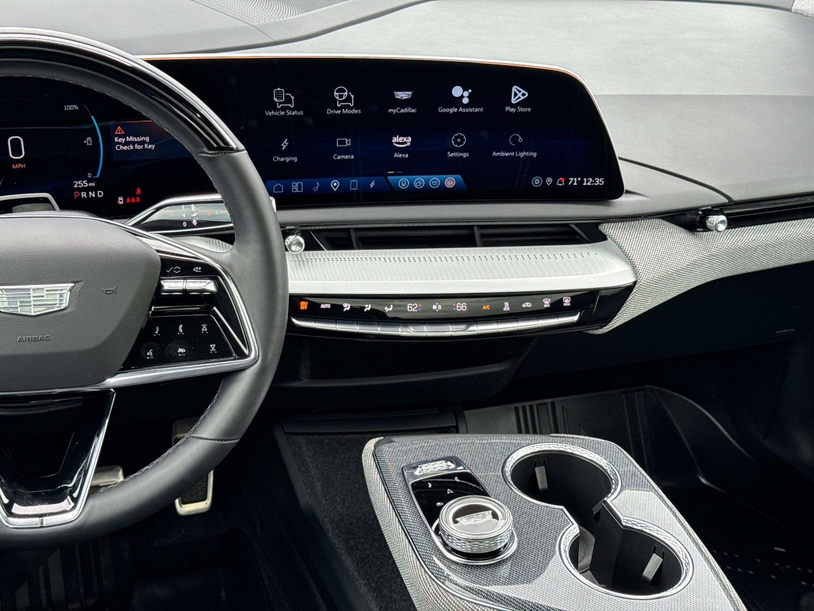 2025 Cadillac OPTIQ Luxury 2