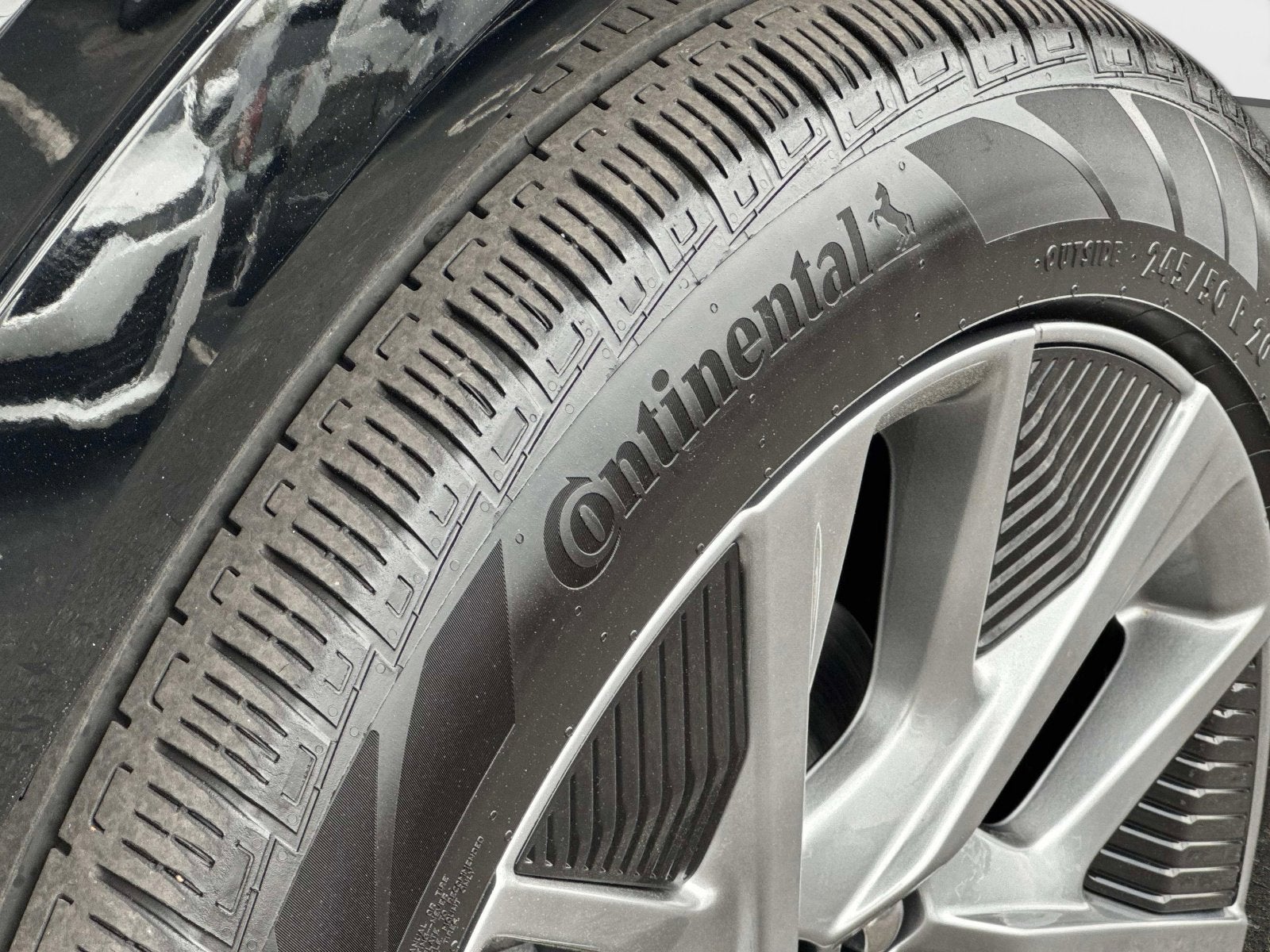 2025 Cadillac OPTIQ Luxury 2