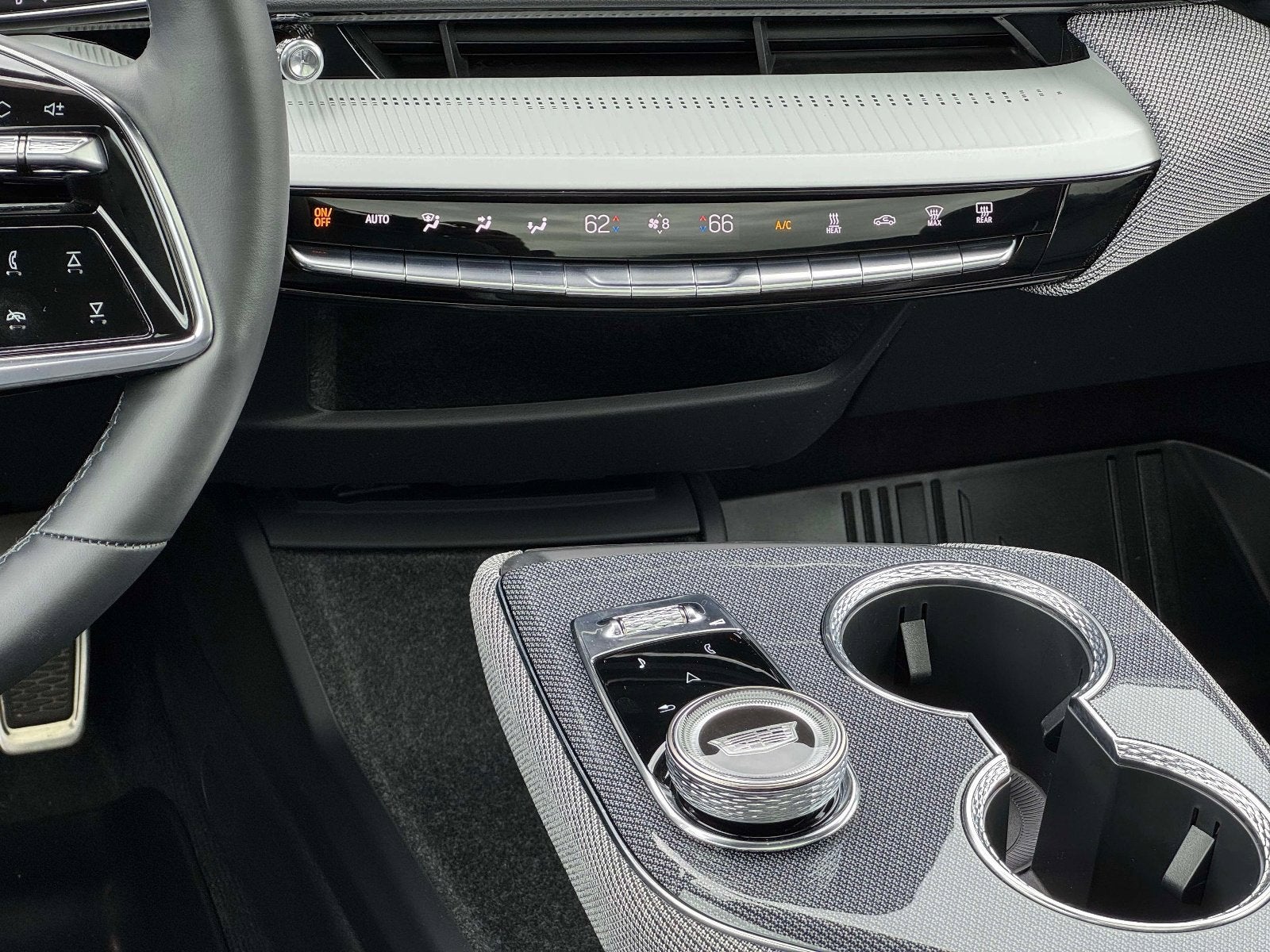 2025 Cadillac OPTIQ Luxury 2