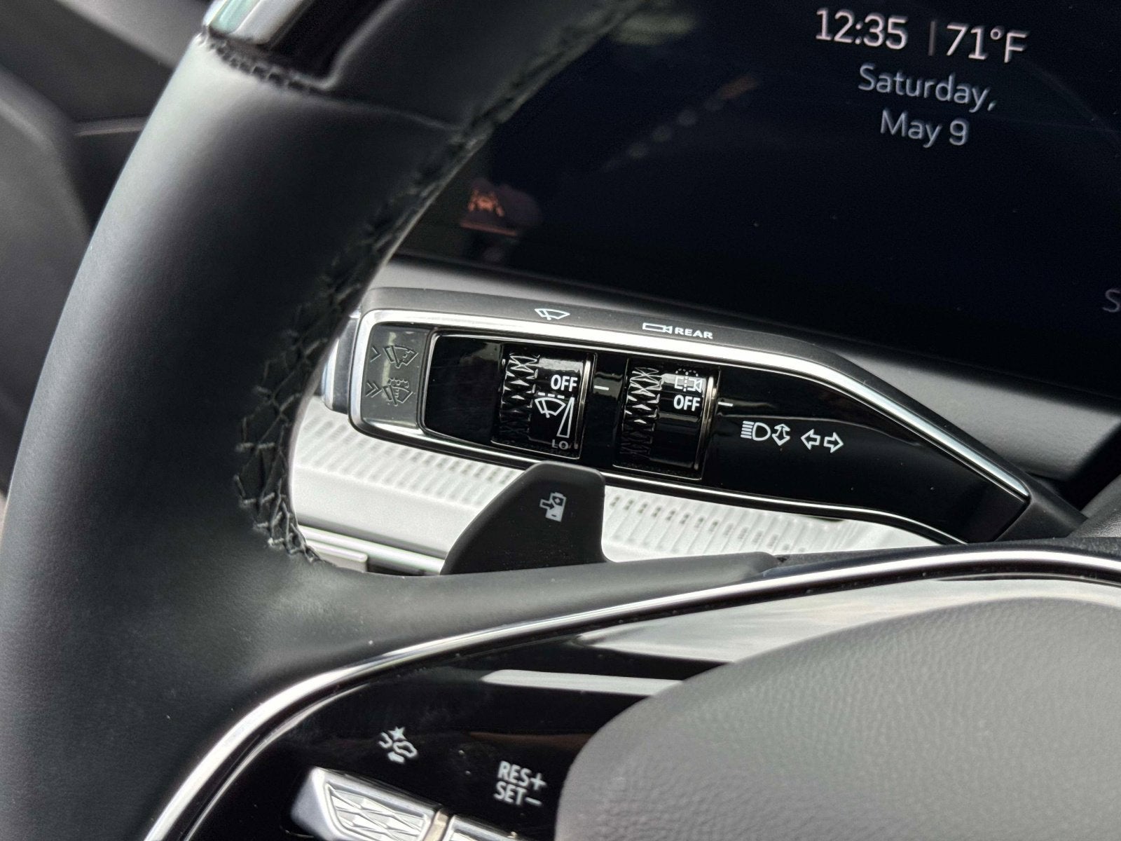 2025 Cadillac OPTIQ Luxury 2