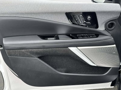 2025 Cadillac OPTIQ Luxury 2