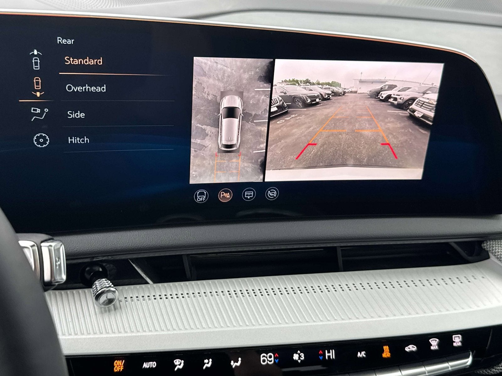 2025 Cadillac OPTIQ Luxury 2