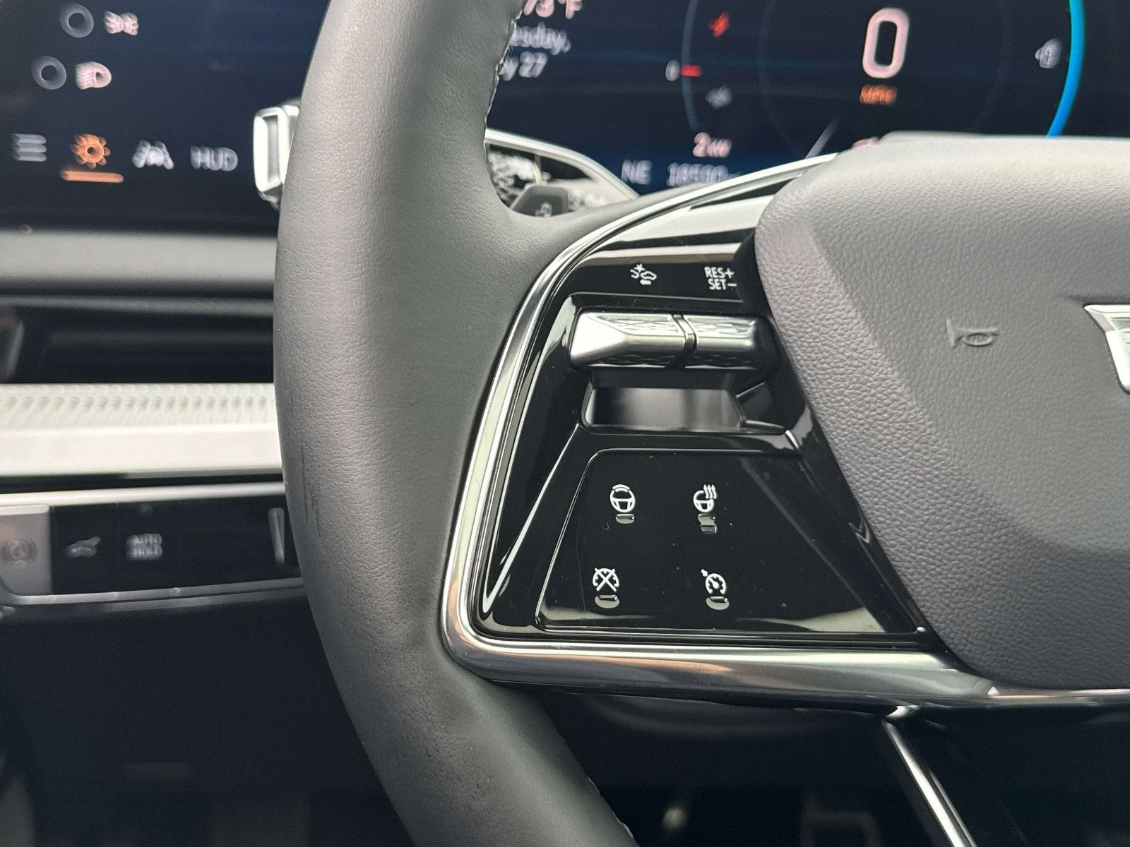 2025 Cadillac OPTIQ Luxury 2