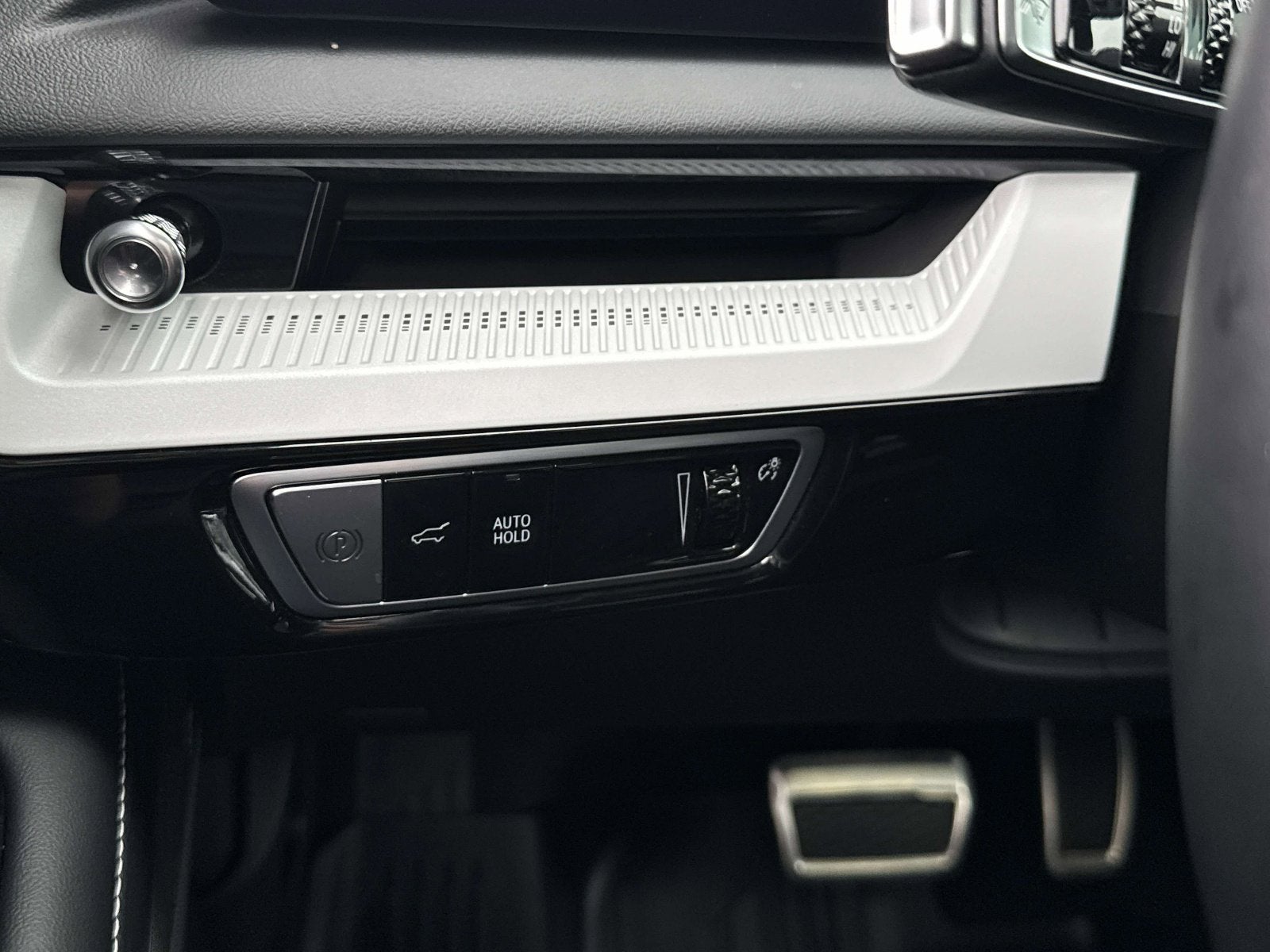 2025 Cadillac OPTIQ Luxury 2