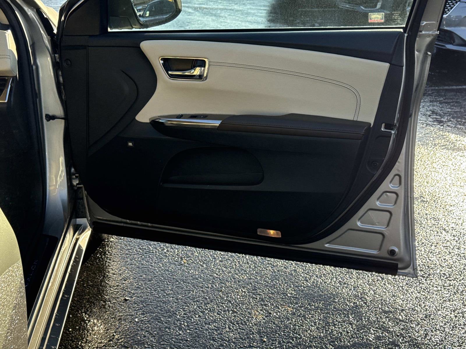 2016 Toyota Avalon Hybrid XLE Premium