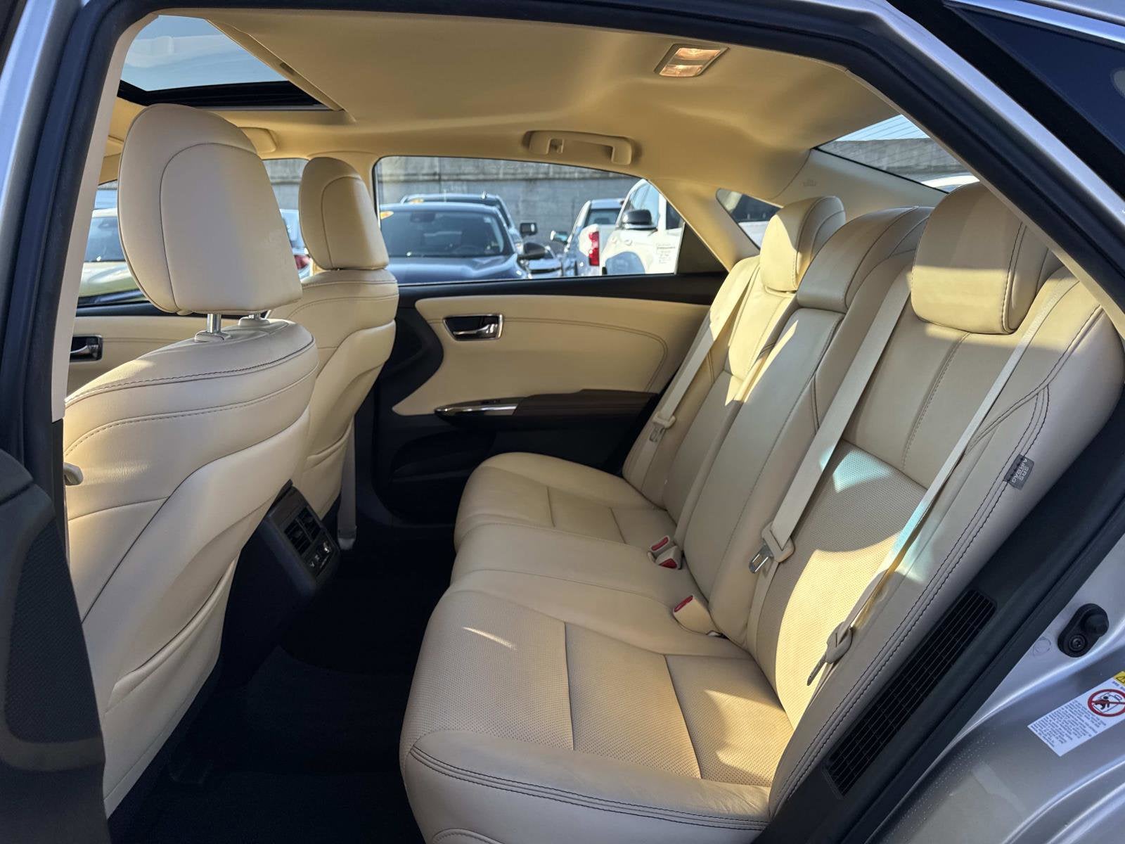 2016 Toyota Avalon Hybrid XLE Premium