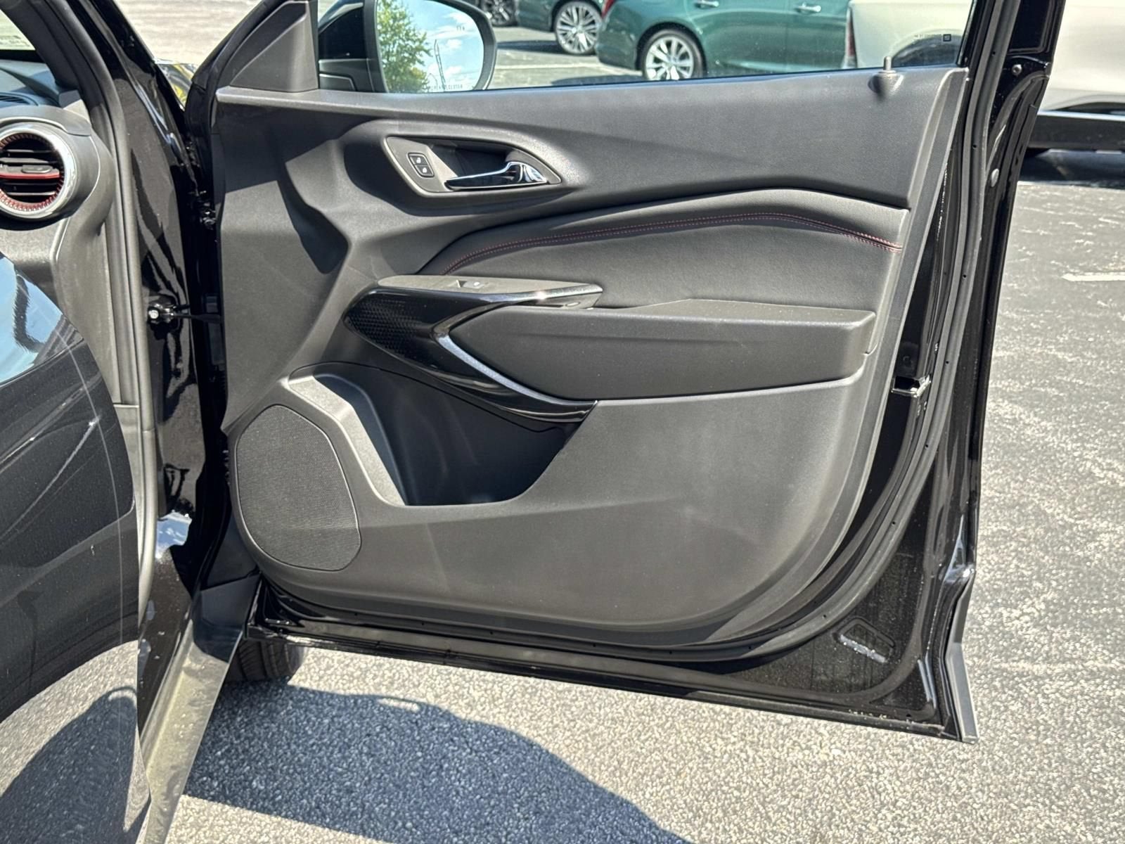 2026 Chevrolet Trax RS - Photo 10