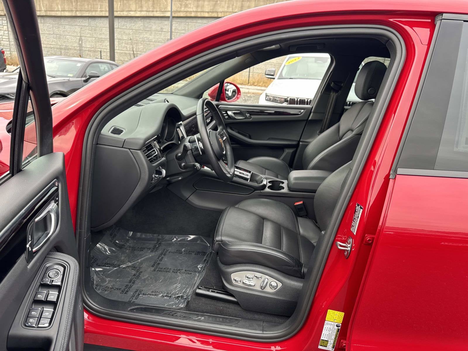 2022 Porsche Macan NA